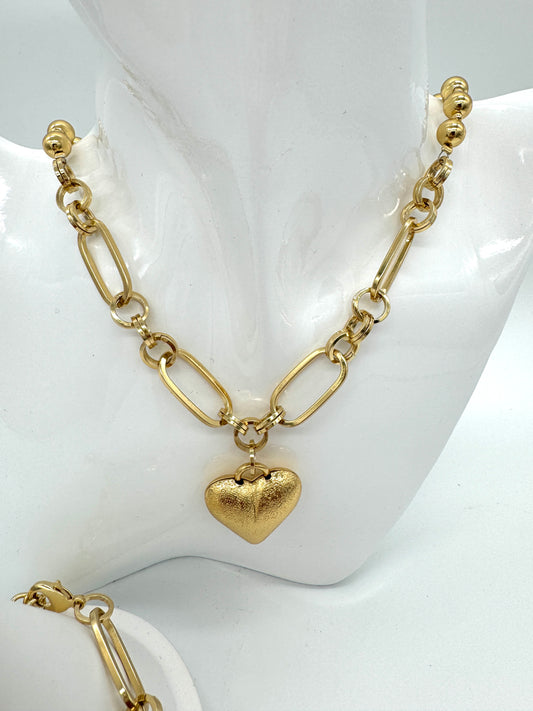 Colibra necklace with heart pendant - jewelry alloy - gold-plated