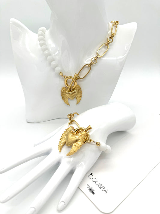 Agate necklace with a heart pendant, white